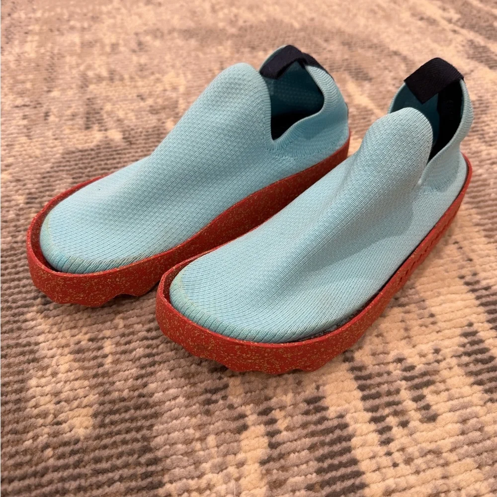 Men's Slip-On Loafers in Light Blue with Red Soles